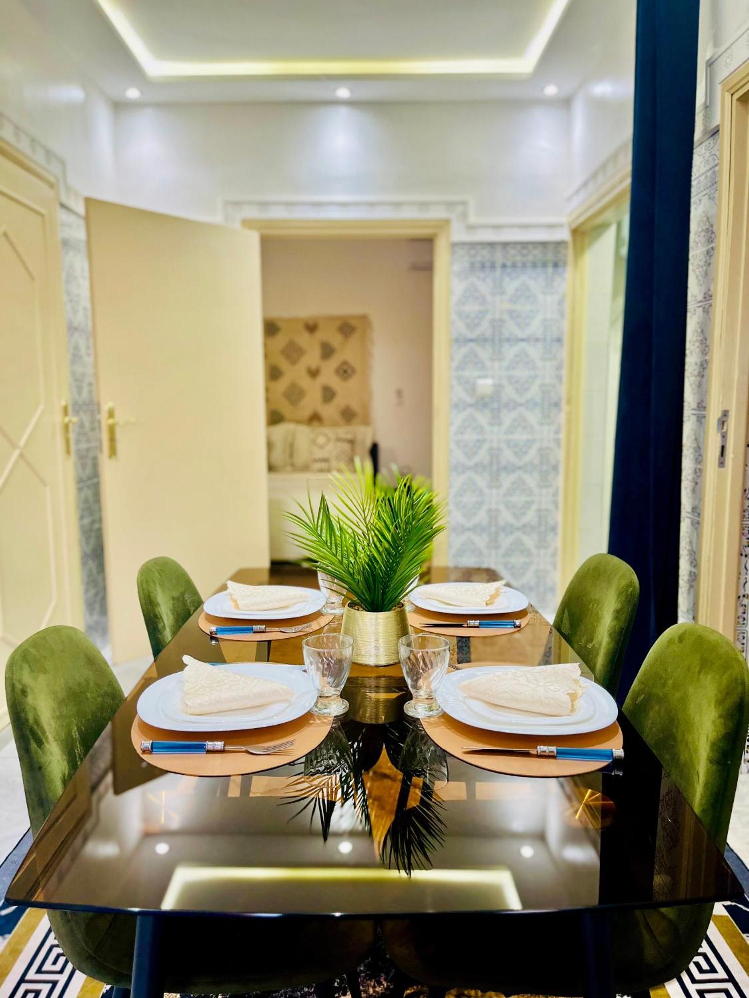 Apartment with nice private terrace&parking Appartement avec jolie terrasse privée et parking Marrakesh Exterior foto